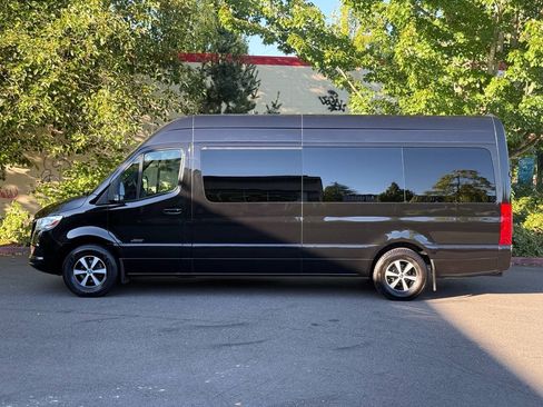 Used 2019 Mercedes-Benz Sprinter 170 image 3