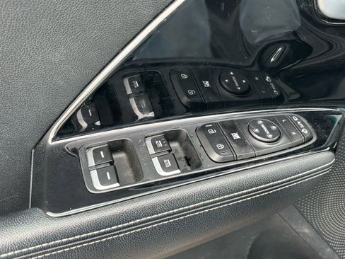 Used 2022 Kia Niro EX w/ Cold Weather Package image 10