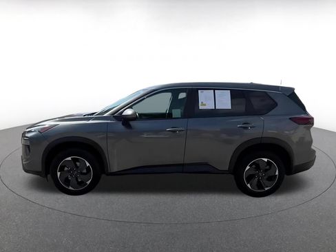 Used 2025 Nissan Rogue SV AWD/4WD image 9