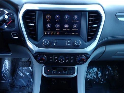 Used 2023 GMC Acadia SLT image 17