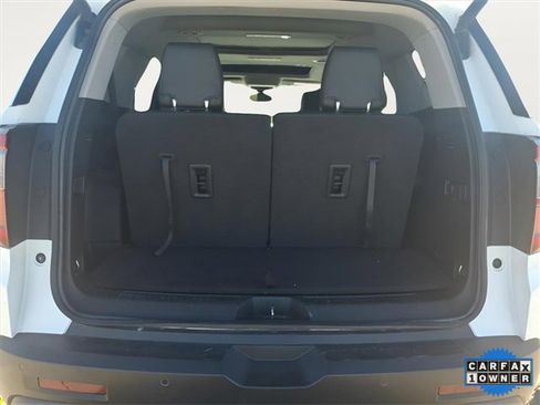 Used 2022 GMC Acadia AT4 w/ Preferred Package image 29
