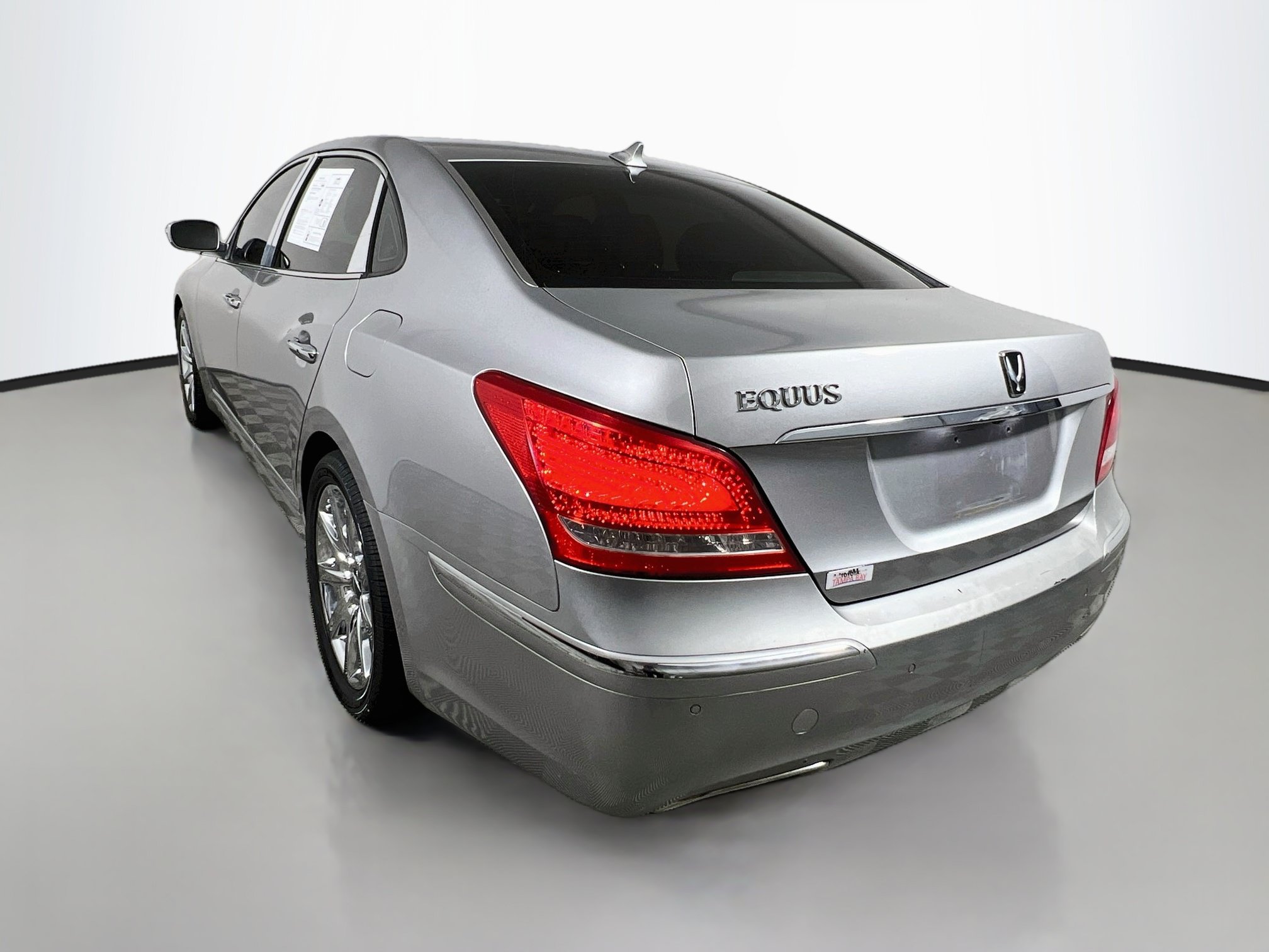Used 2013 Hyundai Equus Signature RWD image 8