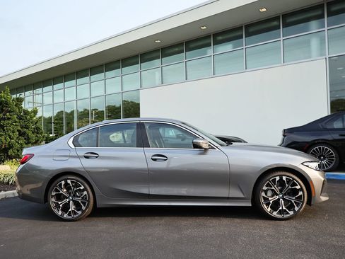 New 2026 BMW 330i Sedan w/ Premium Package RWD image 4