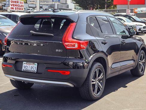 Used 2023 Volvo XC40 B5 Core AWD/4WD image 20
