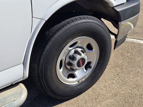 Used 2022 GMC Savana 2500 w/ Driver Convenience Package image 17