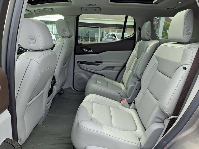 Certified 2019 GMC Acadia SLT w/ LPO, Floor Liner Package AWD/4WD image 10