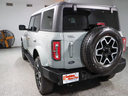 Used 2023 Ford Bronco Outer Banks AWD/4WD image 9