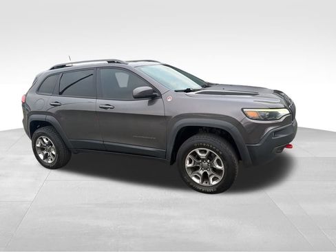 Used 2019 Jeep Cherokee Trailhawk image 8