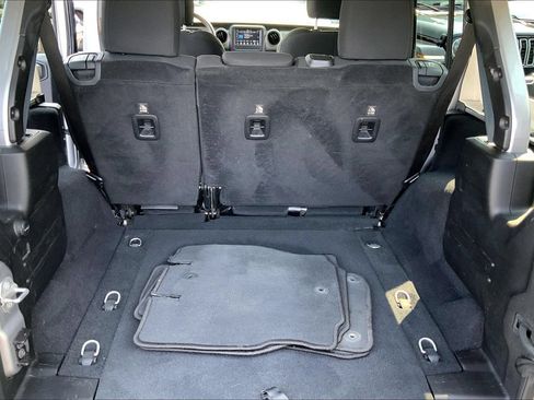 Used 2018 Jeep Wrangler Unlimited Sport S AWD/4WD image 29