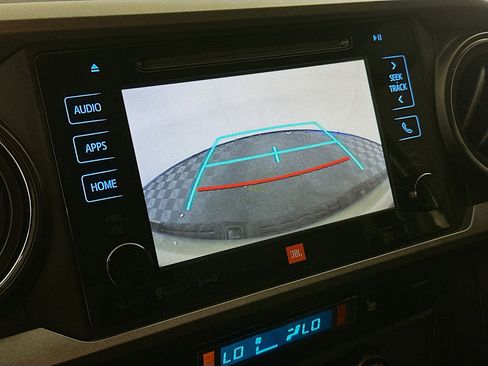 Used 2017 Toyota Tacoma TRD Off-Road image 22