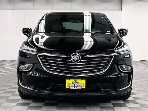Used 2023 Buick Enclave Essence image 3
