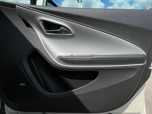Used 2014 Chevrolet Volt Premium w/ Premium Trim Package FWD image 34