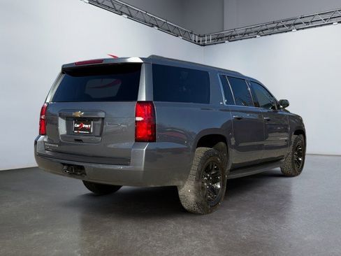 Used 2020 Chevrolet Suburban LT image 13