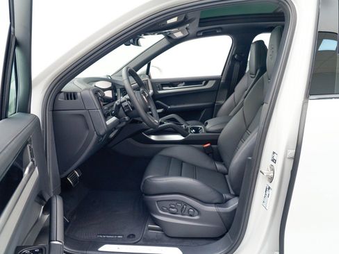 New 2026 Porsche Cayenne S image 18