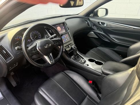 Used 2018 INFINITI Q60 3.0t Luxe image 10