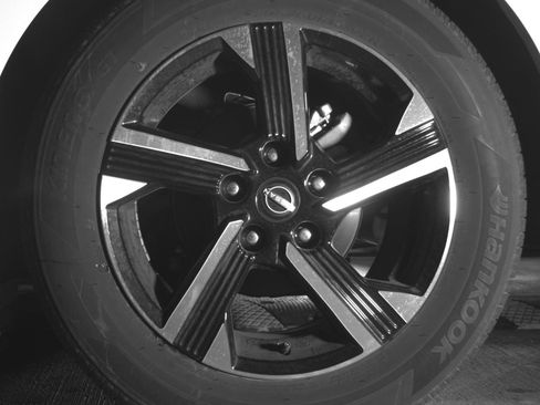 Used 2025 Nissan Sentra SV FWD image 14