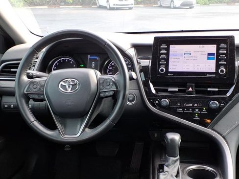 Used 2022 Toyota Camry SE w/ Convenience Package FWD image 12