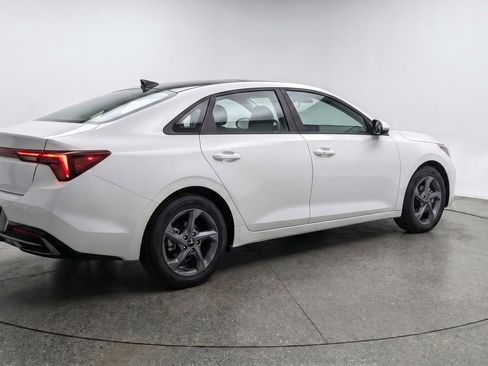 Used 2025 Kia K4 FWD image 9