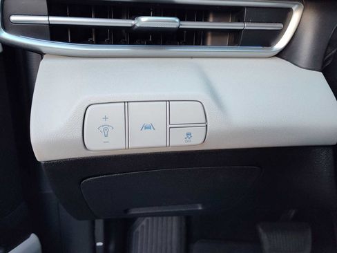 Certified 2023 Hyundai Elantra Limited image 20