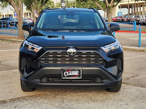 Used 2025 Toyota RAV4 LE AWD/4WD image 2
