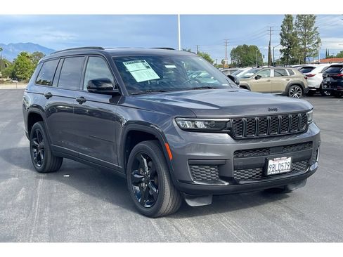Used 2022 Jeep Grand Cherokee L Laredo RWD image 8