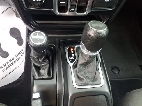 Used 2023 Jeep Wrangler Unlimited w/ Dual Top Group AWD/4WD image 12