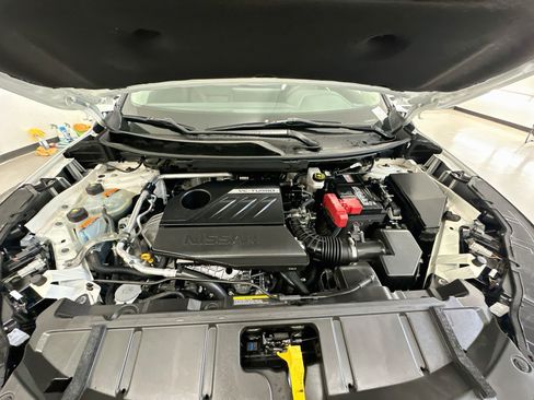 Used 2024 Nissan Rogue SL AWD/4WD image 35