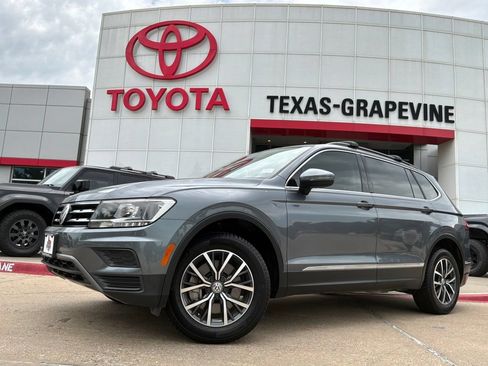 Used 2020 Volkswagen Tiguan SE AWD/4WD image 2