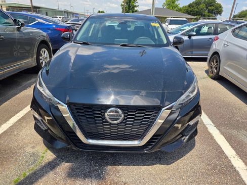 Used 2021 Nissan Altima 2.5 SV FWD image 2