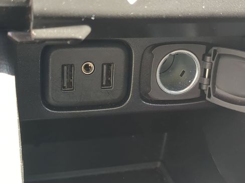 Used 2021 Buick Encore Preferred image 21