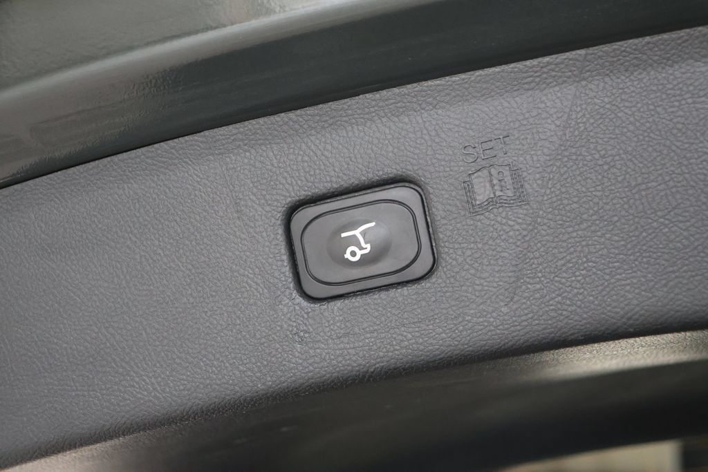 Used 2024 Ford Edge SEL w/ Convenience Package AWD/4WD image 36