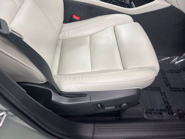 Certified 2023 Volvo XC40 B5 Ultimate w/ Protection Package Premier AWD/4WD image 23
