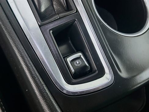 Used 2022 Chevrolet Equinox LS w/ LS Convenience Package image 23