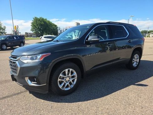 Used 2020 Chevrolet Traverse LT w/ Driver Confidence II Package AWD/4WD image 5