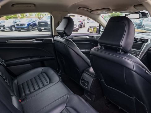 Used 2020 Ford Fusion SEL FWD image 16