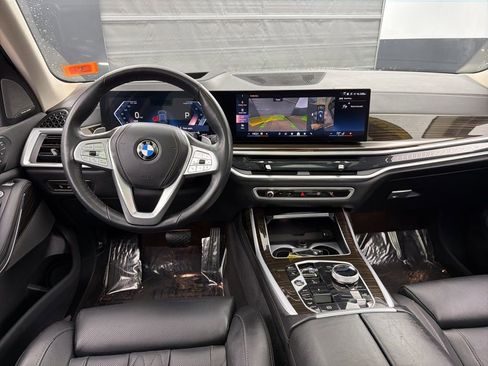 Used 2024 BMW X7 xDrive40i w/ Executive Package image 7