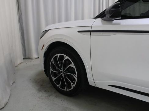 New 2026 Lincoln Nautilus Reserve AWD/4WD image 32