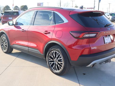 Used 2025 Ford Escape SE w/ PHEV Premium Package image 8