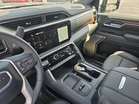 New 2025 GMC Sierra 2500 Denali w/ Technology Package image 14