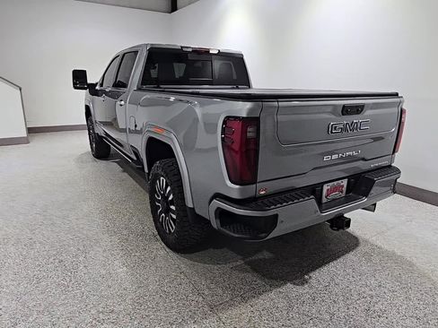 Used 2025 GMC Sierra 2500 Denali Ultimate AWD/4WD image 2