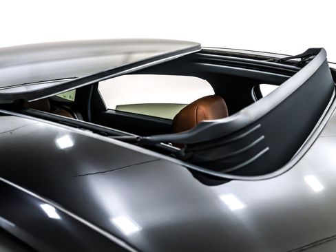 Used 2022 Audi e-tron Premium image 22