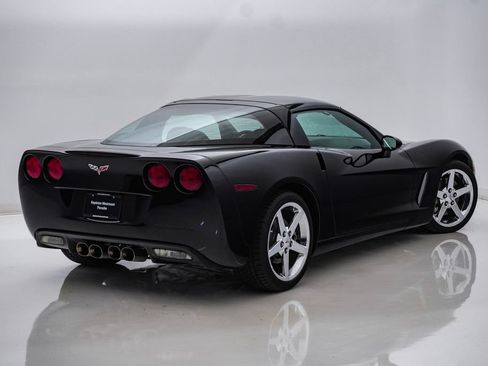 Used 2007 Chevrolet Corvette Coupe w/ Preferred Equipment Group RWD image 9