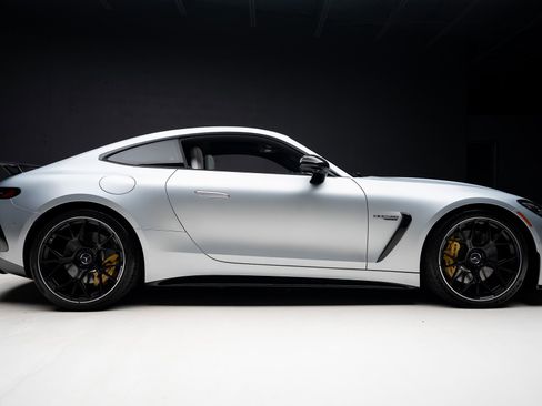 Used 2025 Mercedes-Benz AMG GT 63 image 42