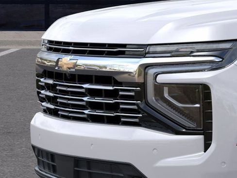 New 2025 Chevrolet Suburban Premier image 13