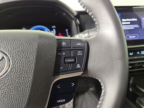 Used 2025 Toyota Camry SE FWD image 24