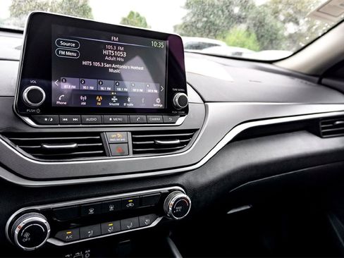 Used 2025 Nissan Altima 2.5 SR image 23