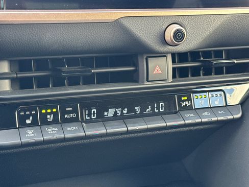 Certified 2024 Toyota Crown Platinum AWD/4WD image 27