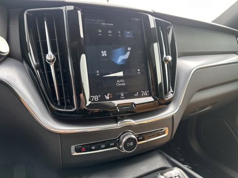Used 2020 Volvo XC60 T5 Momentum w/ Protection Package Premier image 20