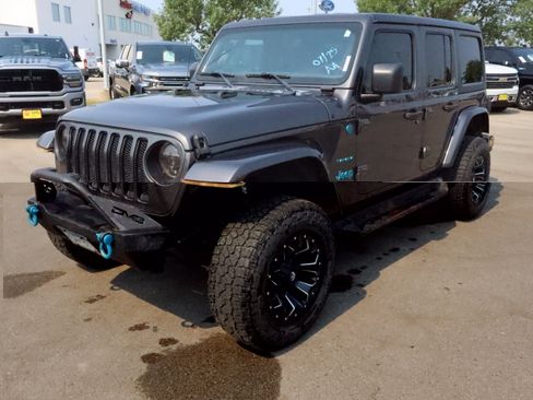 Used 2019 Jeep Wrangler Unlimited Sahara AWD/4WD image 3