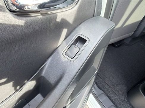 New 2026 Nissan Frontier SV w/ Tow Package image 15